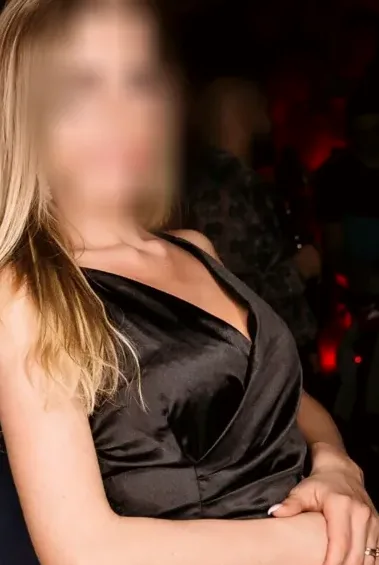Alena, 35