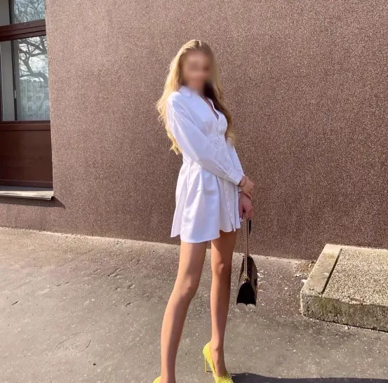Aylin, 28