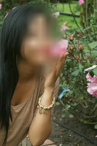 Büsra, 32