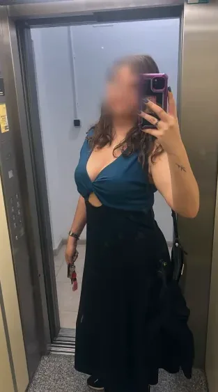 Daniela, 35