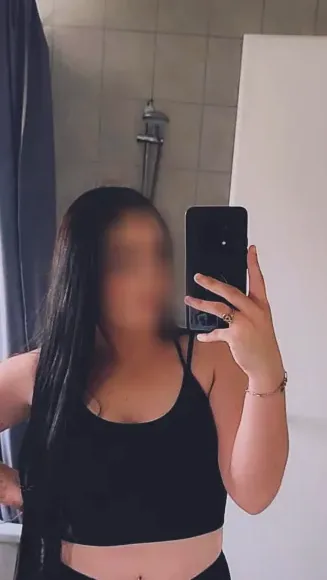 Elena, 28