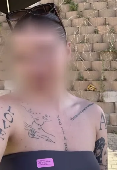 Elisa, 29
