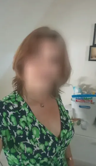 Fiona, 33