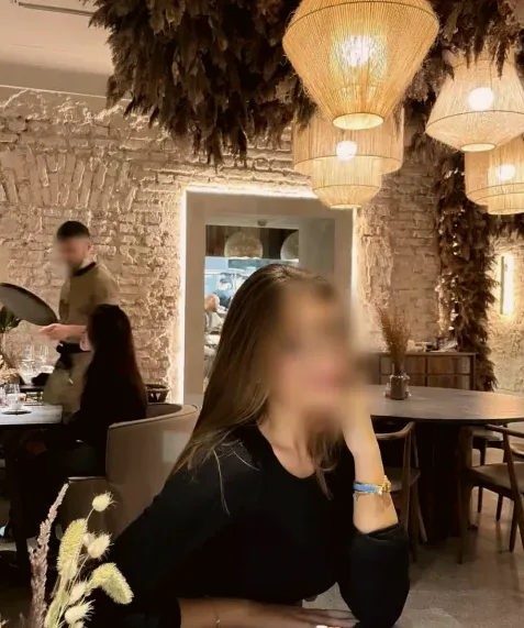 Gizem, 25