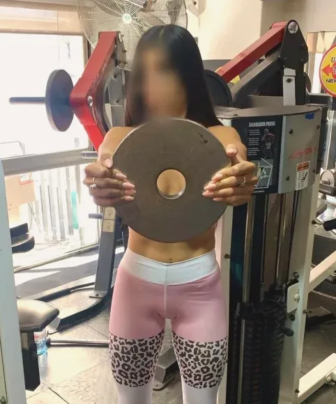 Jasmin, 29