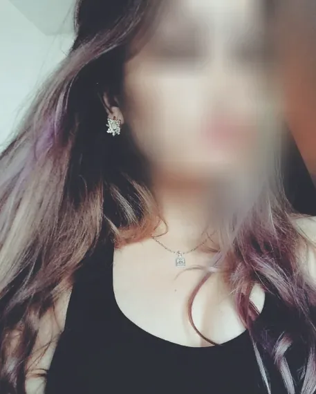 Katrin, 32