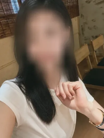 Leonie, 35