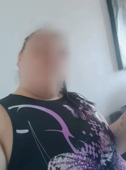 Melina, 33