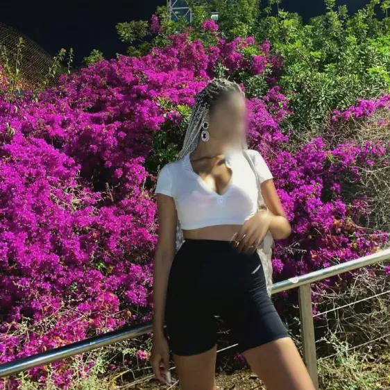Özlem, 36
