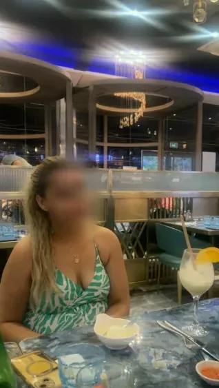 Sabrina, 40