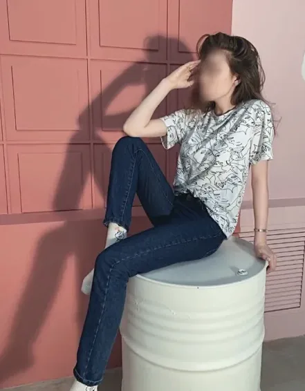 Zeynep, 21